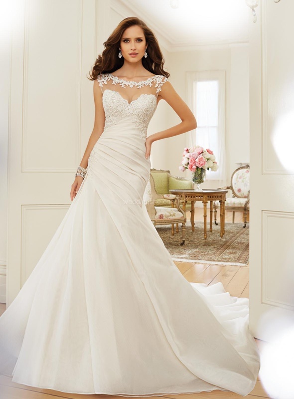 white colour wedding gown