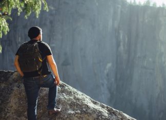 Ways Backpacks That Can Charge your Phone are Lifesavers While Traveling