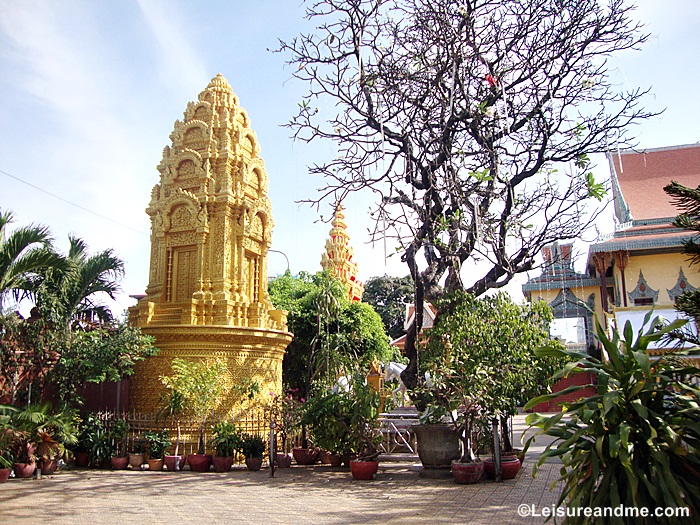 Wat Ounalom-Phnom Penh-Cambodia