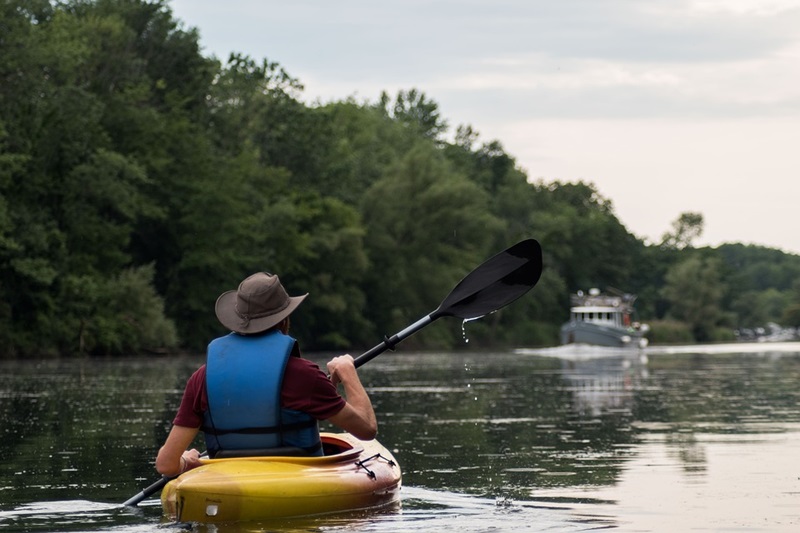 Essential Tips of Kayaking for Beginners