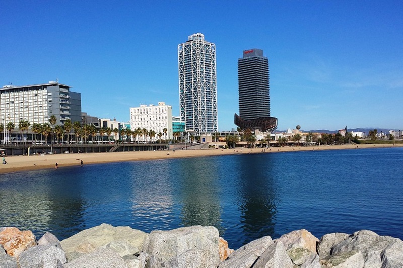 Barceloneta Beach / World's 5 Best Urban Beaches - Tourist Destinations ...