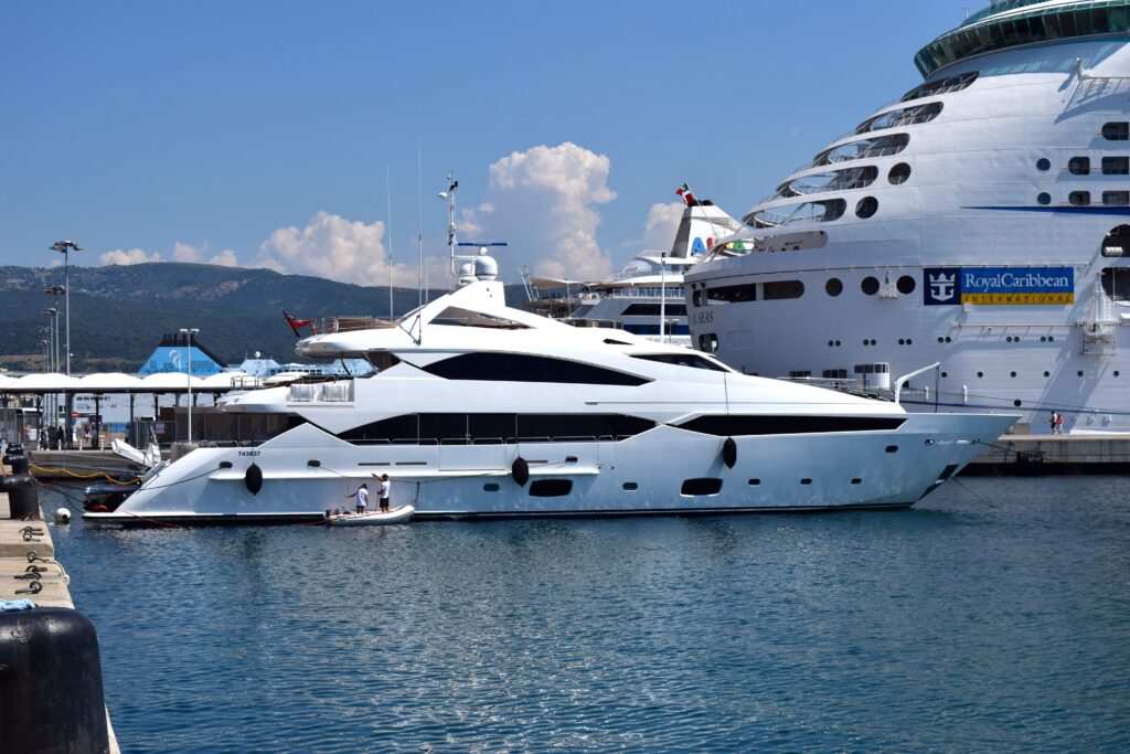 Tips For Buying A Super Yacht 