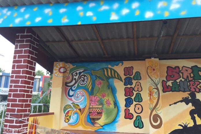 Warakapola-mural-bus-stop