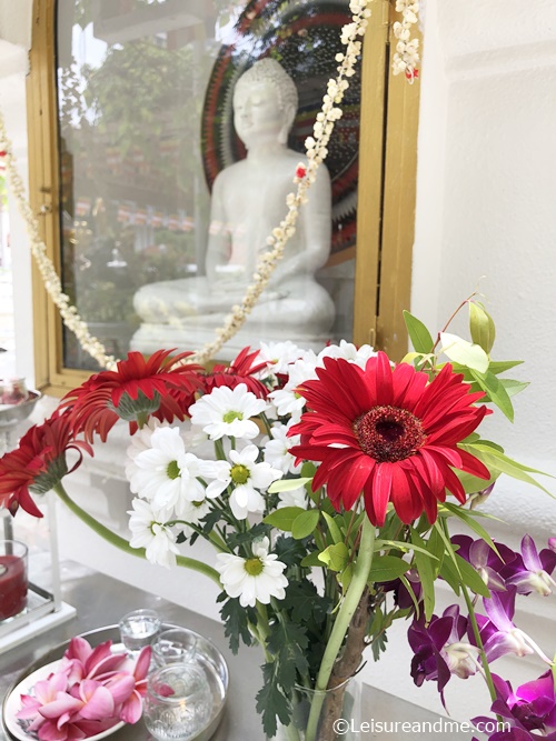 flowers-to-Buddha