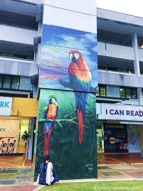 parrot street art