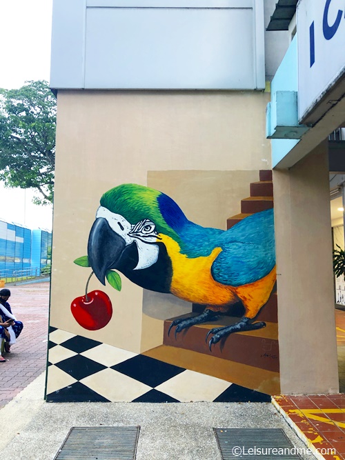 parrot street art