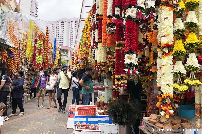 Crowded-streets-Little-India-Diwali